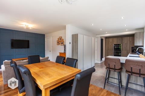 11 Wadebridge Drive, Bury, BL8 2NN