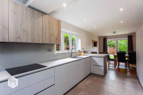 11 Wadebridge Drive, Bury, BL8 2NN