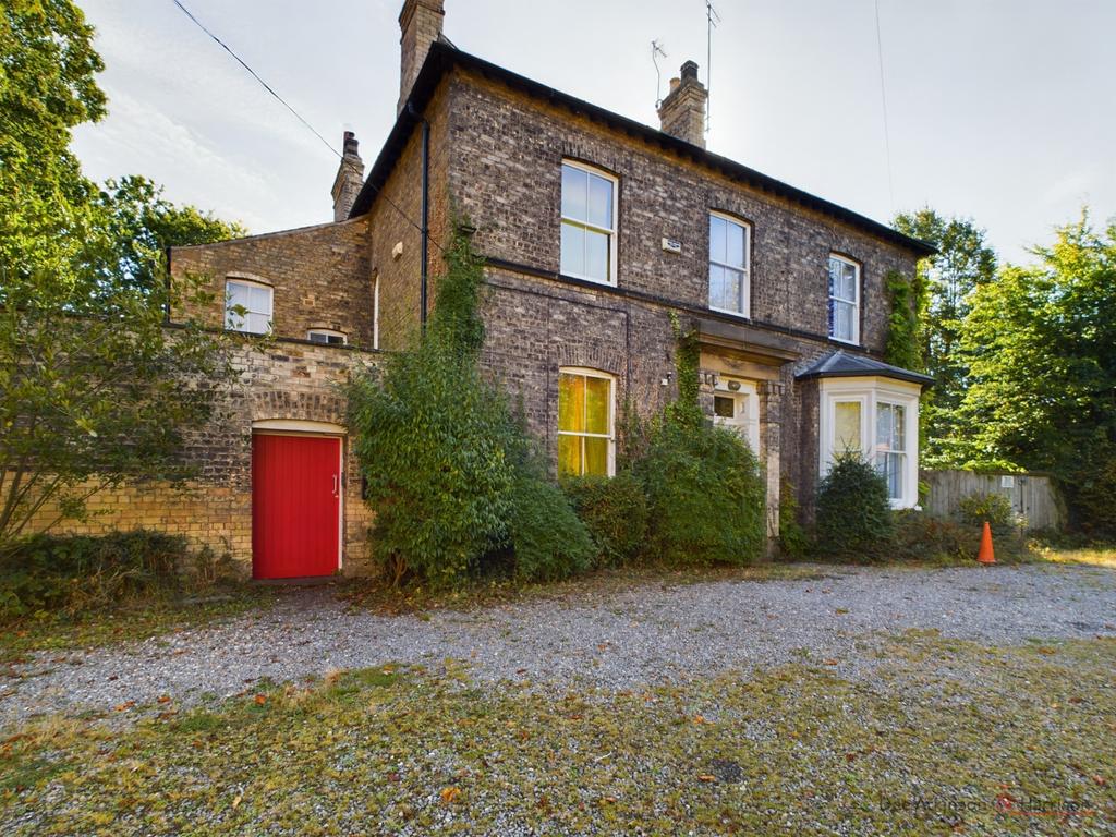 A five bedroom house - To Let