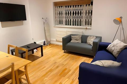 4 bedroom apartment to rent, Lear House, Poynders Gardens, Clapham, SW4