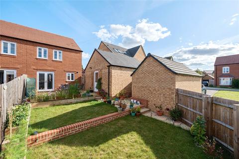 3 bedroom semi-detached house for sale, Kestrel Crescent, Witney, Oxfordshire