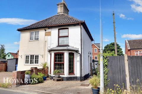 2 bedroom semi-detached house for sale, Commodore Road, Lowestoft