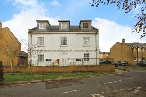 2 bedroom flat for sale, Regent Court, Enfield, London, EN3 - Stunning First Floor Apartment