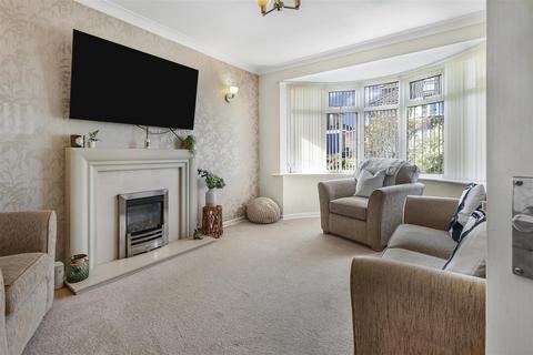 24 Nursery Gardens, York, YO10 3QL