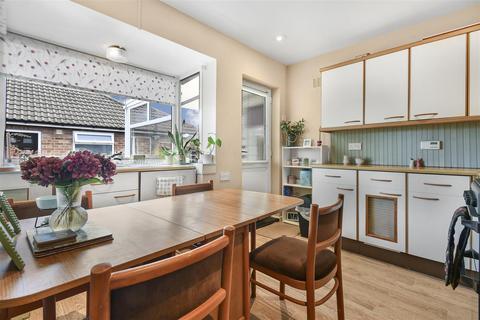 24 Nursery Gardens, York, YO10 3QL