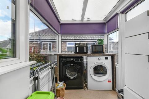 24 Nursery Gardens, York, YO10 3QL