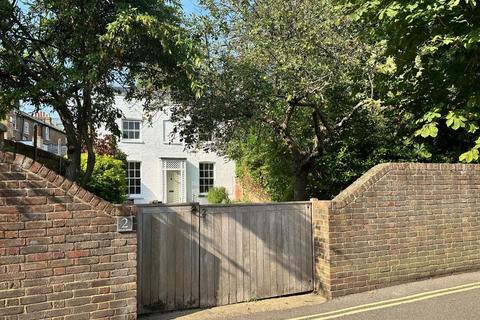 2 Brook Street, Windsor, SL4 2AA