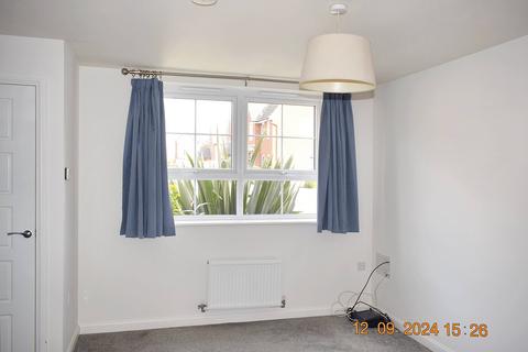 2 bedroom end of terrace house to rent, Dovecote Drive, Nuneaton CV10