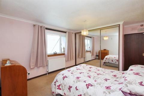 2 Covington Oval, Carstairs Junction, Lanark, ML11 8RU
