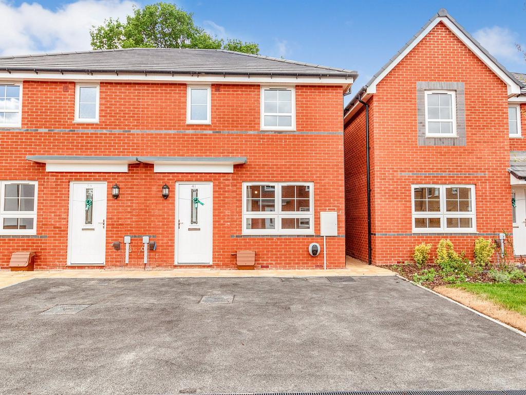 Campbell Drive, Upper Lighthorne... 3 bed house to rent £1,400 pcm (£