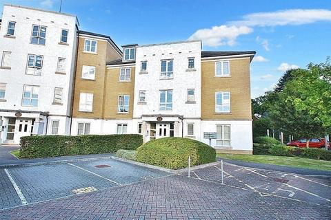 2 bedroom apartment to rent, Tudor Way, Woking GU21