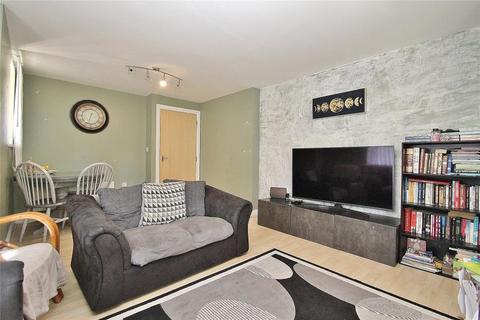 2 bedroom apartment to rent, Tudor Way, Woking GU21