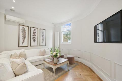 5 bedroom terraced house to rent, Wilton Place, Belgravia S1X