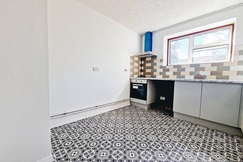 1 bedroom flat for sale, Kings Lynn Drive, Romford RM3