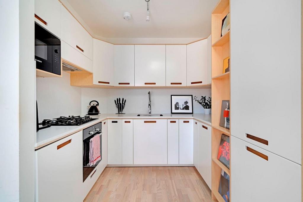 Amended kitchen shot 01-08c080890 - NS - Prop WPen