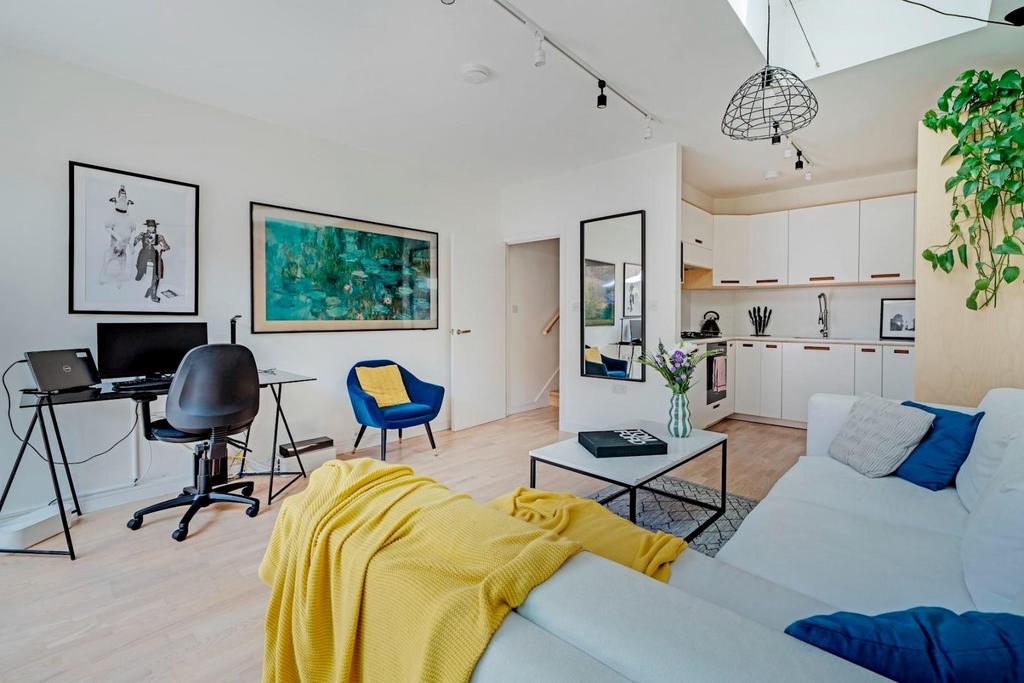 06-595580890 - NS - Prop WPen - 57 Maple Road -10-m