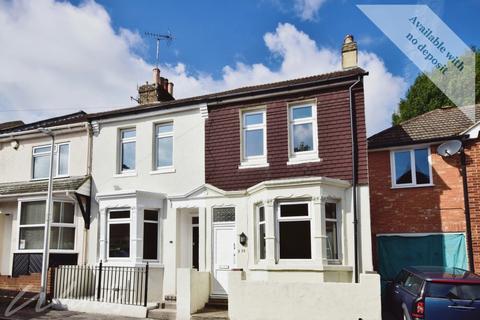 3 bedroom terraced house to rent, King William Road Gillingham ME7