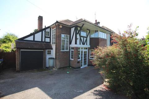 3 bedroom detached house to rent, Wych Hill Lane, Woking GU22