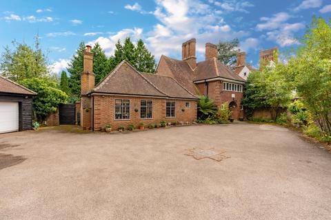 4 bedroom house for sale, Drews Park, Knotty Green, Beaconsfield, HP9