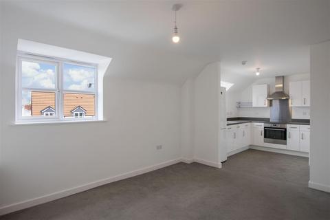 2 bedroom flat to rent, Escelie Way, Birmingham B29