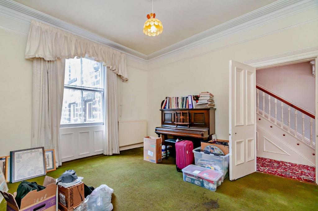 8608690-interior04-800.jpg
