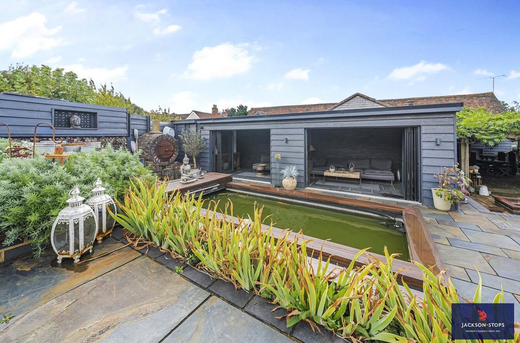 Garden Room &amp; Pond