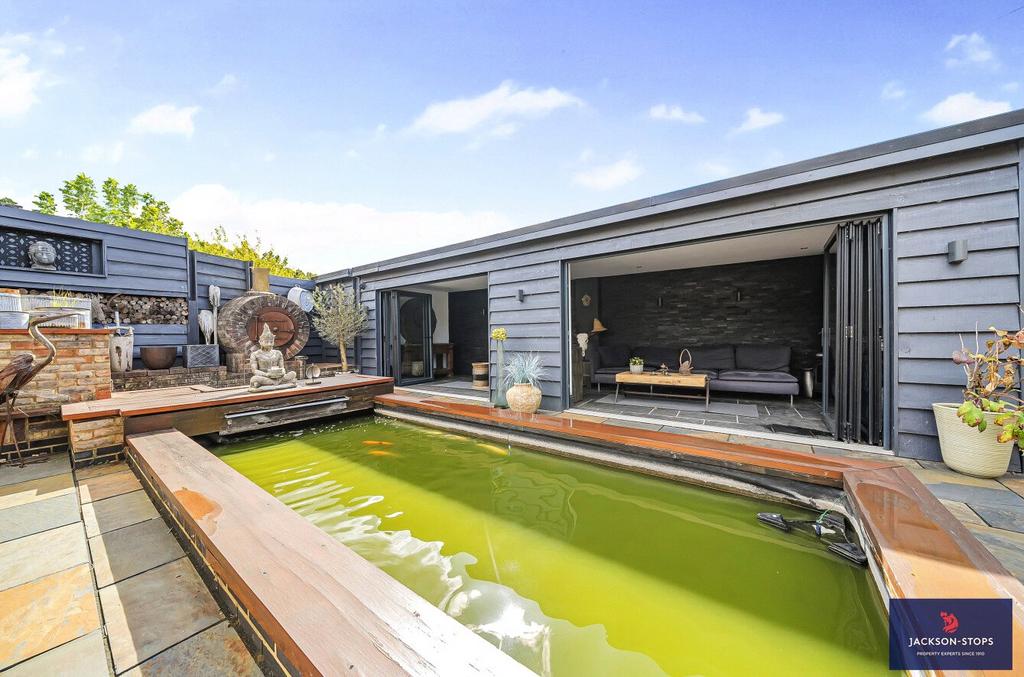 Garden Room & Pond