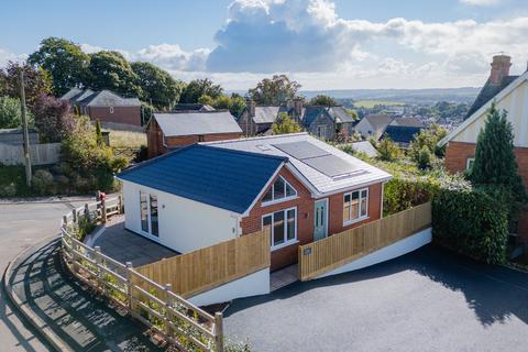 2 bedroom detached bungalow for sale, Murley Close, Crediton, EX17