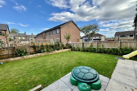 3 bedroom semi-detached house for sale, Westcliffe Road, Cleckheaton, BD19