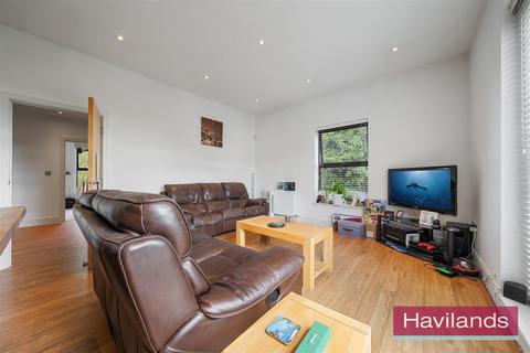 2 bedroom flat for sale, Green Lanes, London