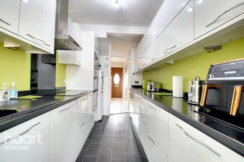 35 Crowlands Avenue, Romford, RM7 9JA