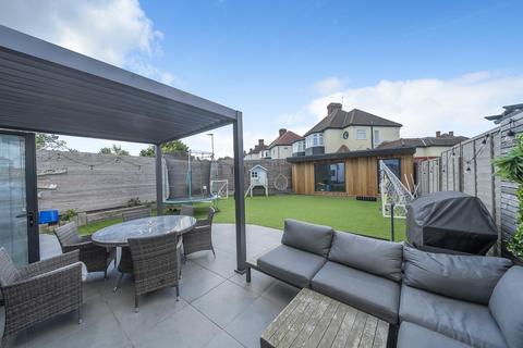 62 Chestnut Avenue, West Wickham, BR4 9ES