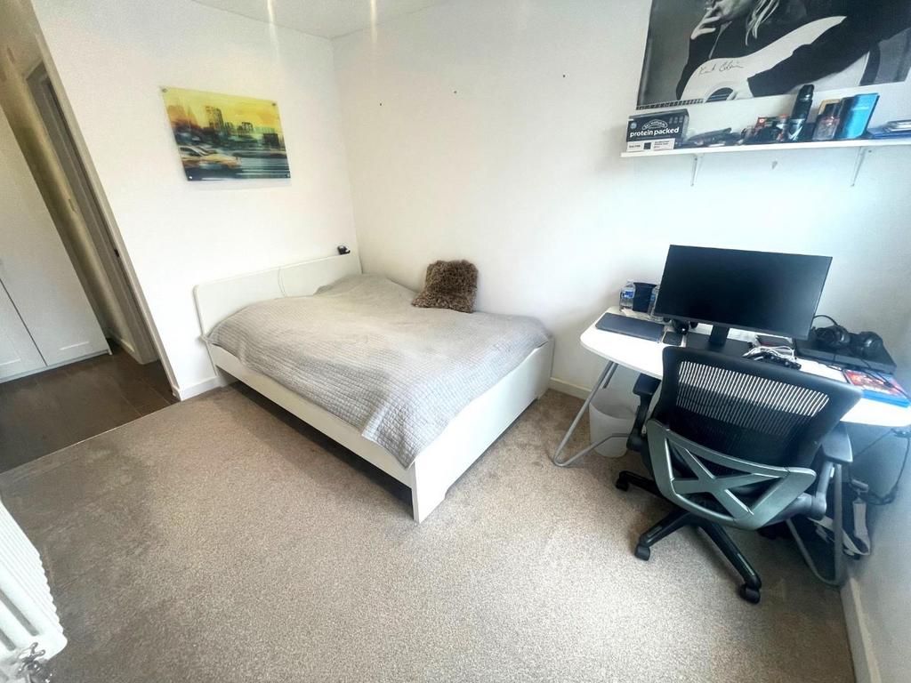 BEDROOM.jpg