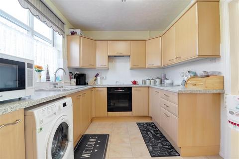 2 bedroom terraced house for sale, Glebe Road, Hull