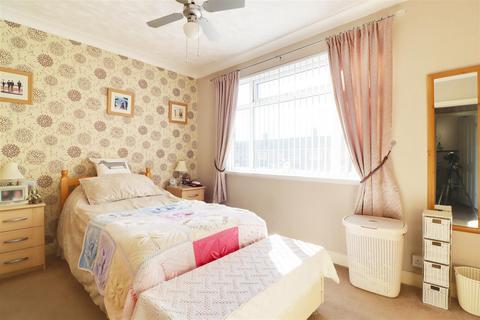 2 bedroom terraced house for sale, Glebe Road, Hull