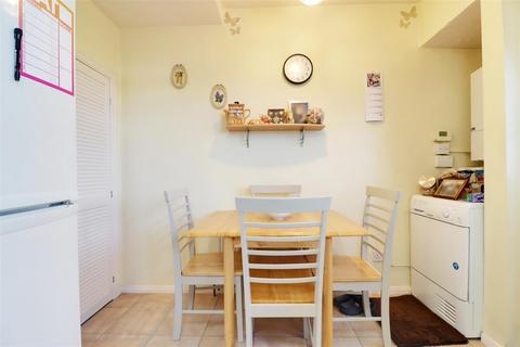 37 Glebe Road, Hull, HU7 0DX