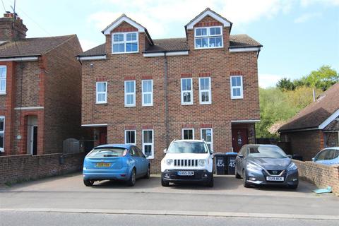 3 bedroom semi-detached house to rent, Valebridge Road, Burgess Hill