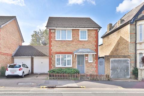 3 bedroom detached house to rent, Kingston Road, New Malden