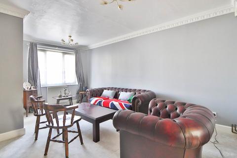 3 bedroom detached house to rent, Kingston Road, New Malden