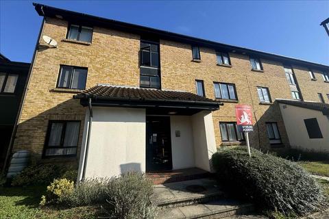 Studio for sale, Badger Close, Feltham, Middlesex, TW13