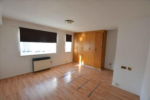 Studio for sale, Badger Close, Feltham, Middlesex, TW13