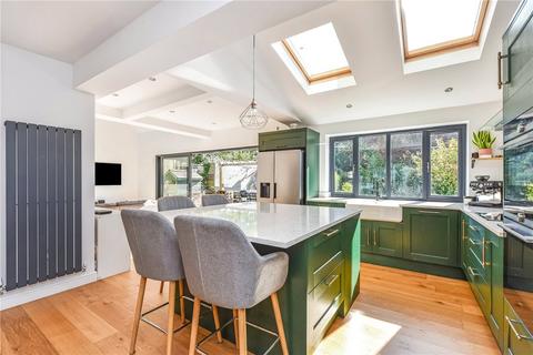 4 bedroom semi-detached house for sale, Woodbury Avenue, Petersfield, Hampshire, GU32