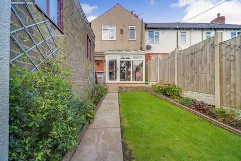 2 bedroom semi-detached house for sale, Hunston Avenue, Huddersfield, West Yorkshire, HD3