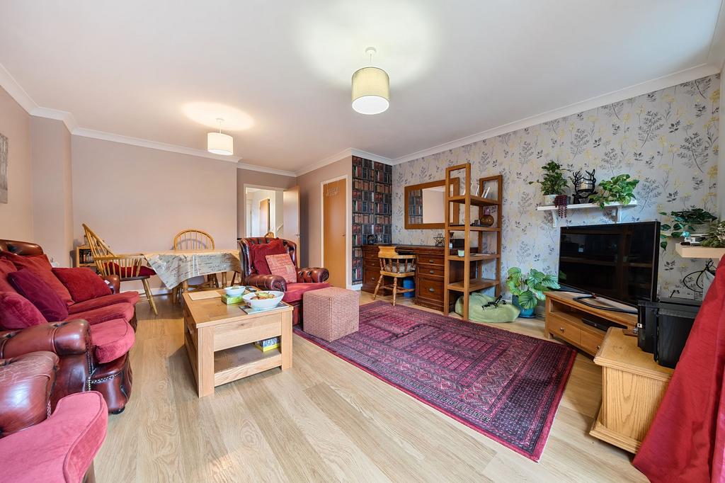 Living Room/Dining Room (2)