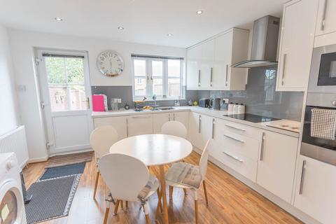 38 Darby Vale, Warfield, Bracknell, RG42 2PQ