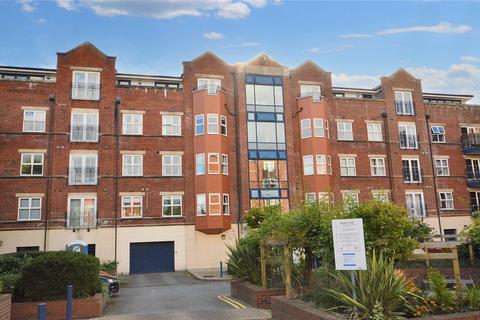 3 bedroom apartment for sale, Carisbrooke Road, Leeds, West Yorkshire