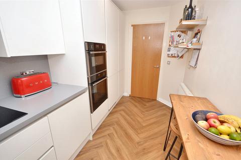 3 bedroom apartment for sale, Carisbrooke Road, Leeds, West Yorkshire