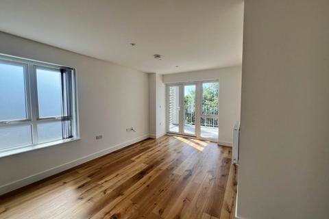 2 bedroom apartment to rent, Russell Hill, Purley