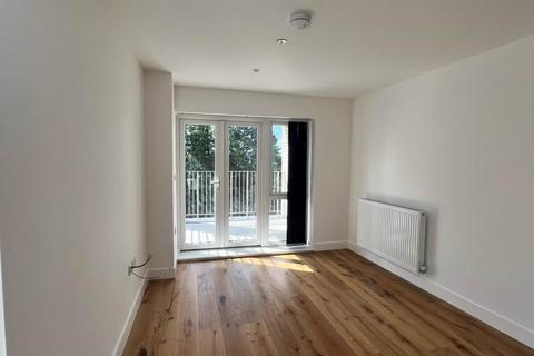 2 bedroom apartment to rent, Russell Hill, Purley