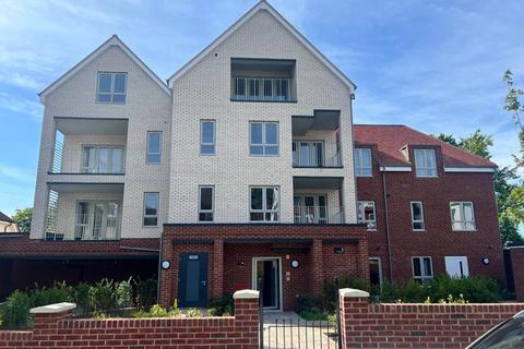 2 bedroom apartment to rent, Russell Hill, Purley